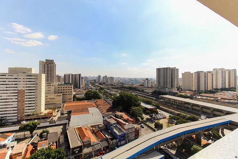 BL1514 - Apto c/ Piscina de frente ao metrô