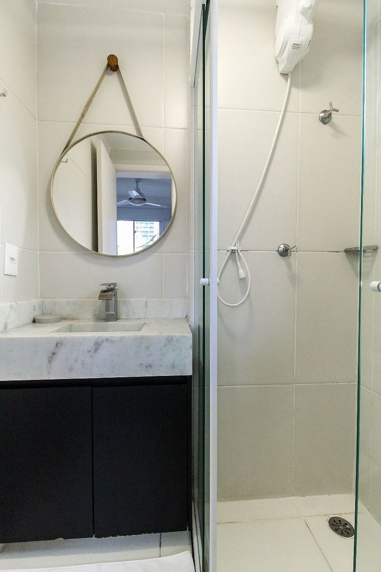 MB611 - Apto aconchegante na Liberdade c/piscina