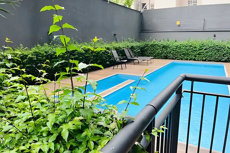 MB611 - Apto aconchegante na Liberdade c/piscina