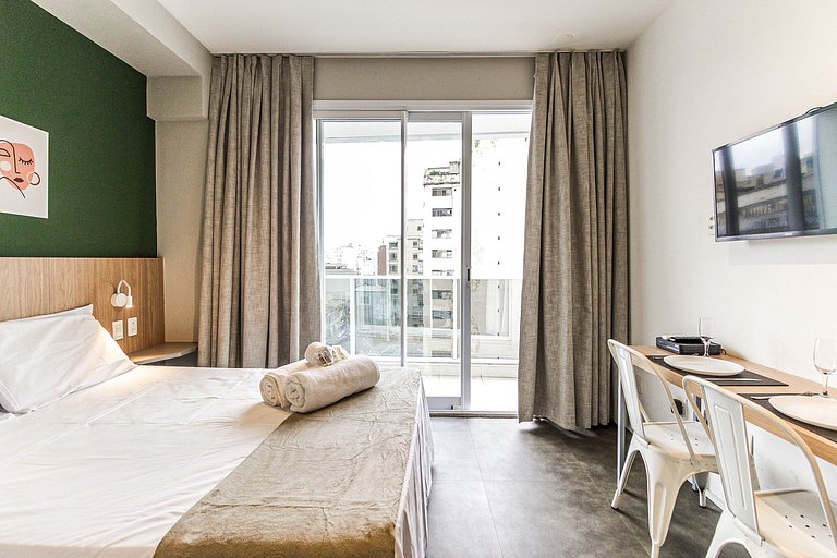 LZ1011 - Studio Luz | Moderno com Piscina