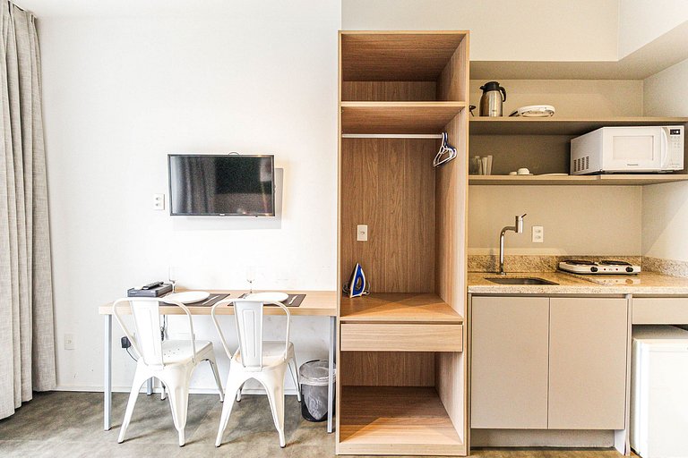 LZ1011 - Studio Luz | Moderno com Piscina