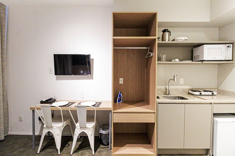 LZ1011 - Studio Luz | Moderno com Piscina