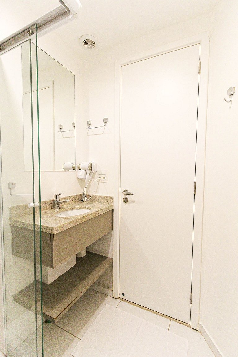 LZ1011 - Studio Luz | Moderno com Piscina
