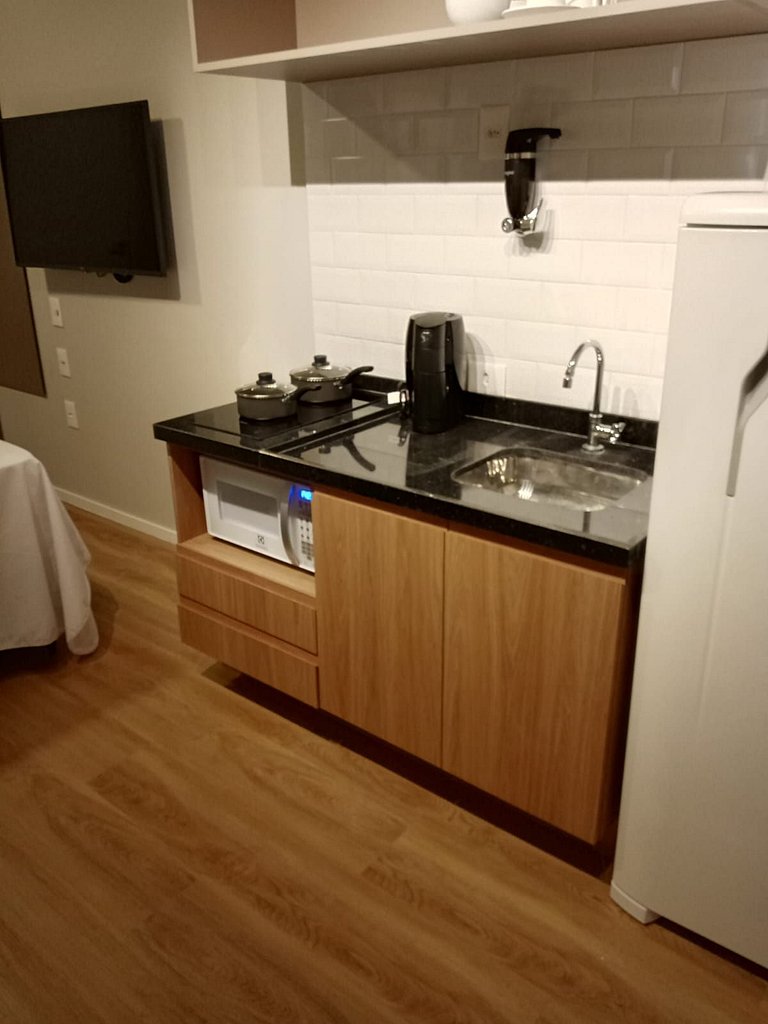 ID2002 - Moderno c/ ar‑condicionado no Paraíso