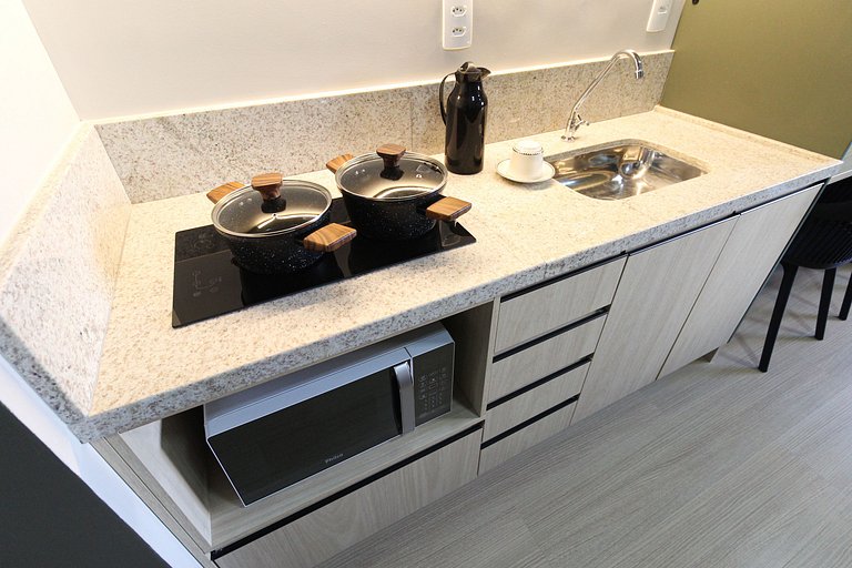 FL213 - Studio Novo no Metrô Faria Lima