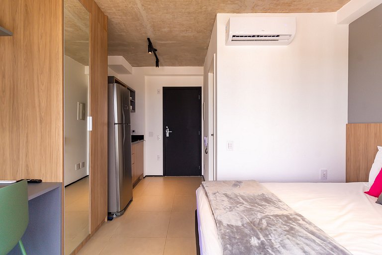 OBK1802 - Studio na Av. Santo Amaro | Varanda e Ar