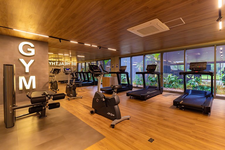 Studio na Av. Santo Amaro | Varanda e Ar