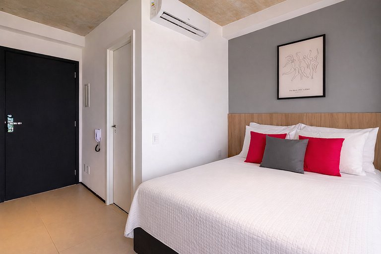 OBK1802 - Studio na Av. Santo Amaro | Varanda e Ar