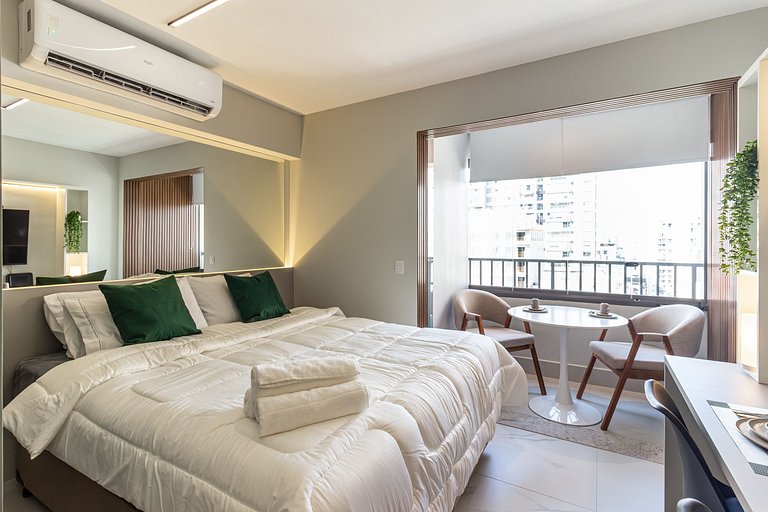 Studio Charmoso com Varanda – Próximo ao Metrô