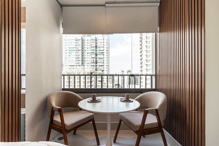 Studio Charmoso com Varanda – Próximo ao Metrô