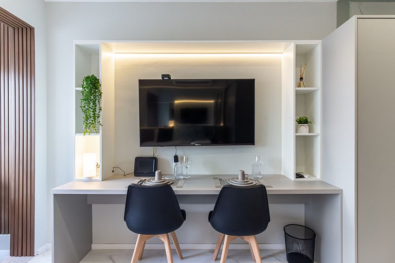 Studio Charmoso com Varanda – Próximo ao Metrô