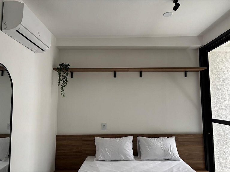 ST74 - Apto Próximo Shopping Anália Franco